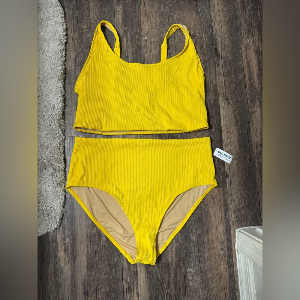 Old navy 2X yellow swimsuit